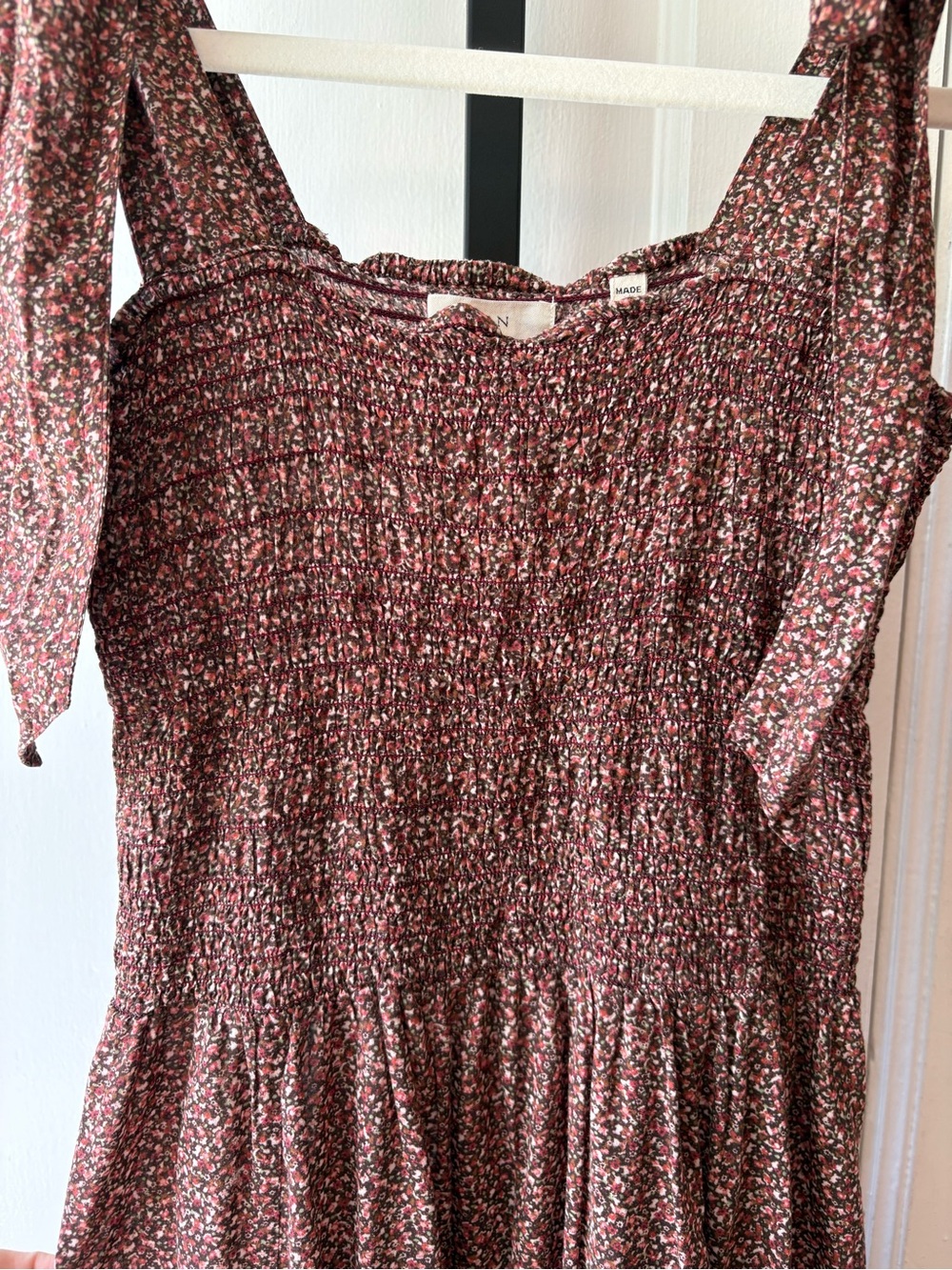 Doen | Smocked Tie-Shoulder Midi Dress | Floral | Medium - Picture 4 of 12